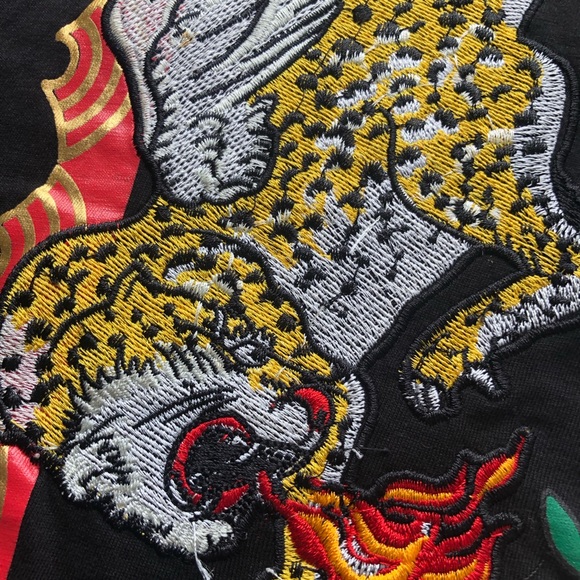 Switch Remarkable Limited Edition Black Embroidered Tiger T-Shirt Men’s Size S - Picture 9 of 16